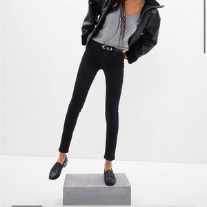 Gap Mid Rise True Skinny black Jeans with Washwell short inseam